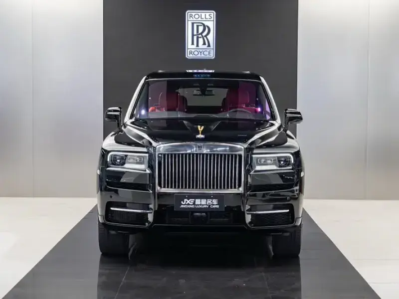 2024 Rolls-Royce Cullinan с пробегом 10 000 км