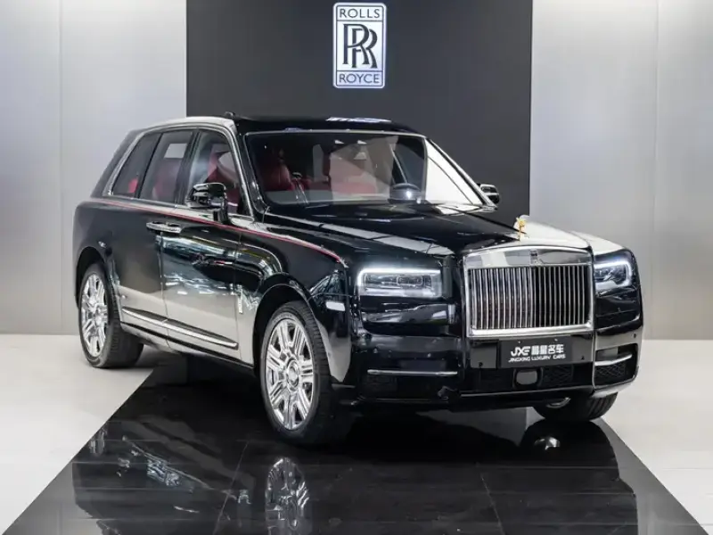 2024 Rolls-Royce Cullinan с пробегом 10 000 км
