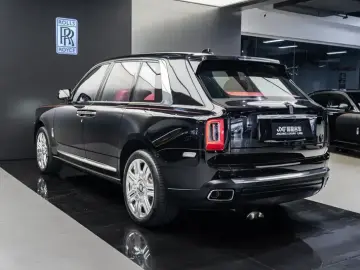 2024 Rolls-Royce Cullinan с пробегом 10 000 км