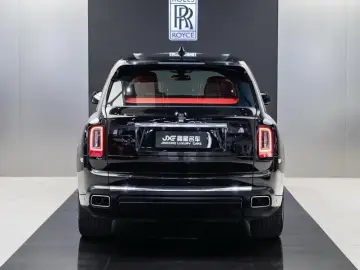 2024 Rolls-Royce Cullinan с пробегом 10 000 км