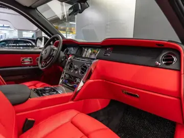 2024 Rolls-Royce Cullinan с пробегом 10 000 км