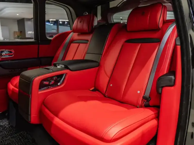 2024 Rolls-Royce Cullinan с пробегом 10 000 км