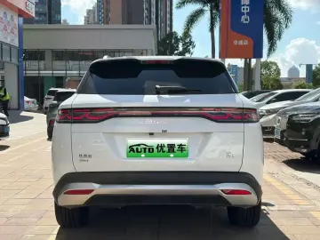 2024 BYD Song L с пробегом 17 000 км