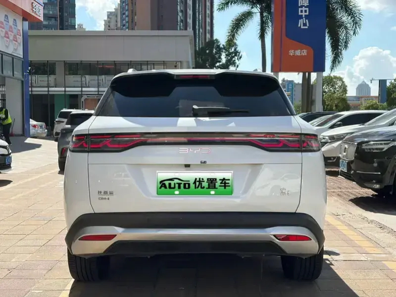 2024 BYD Song L с пробегом 17 000 км
