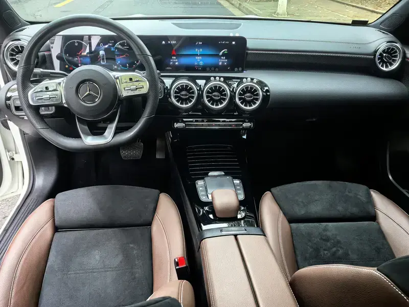 2022 Mercedes-Benz A-Класс с пробегом 35 000 км