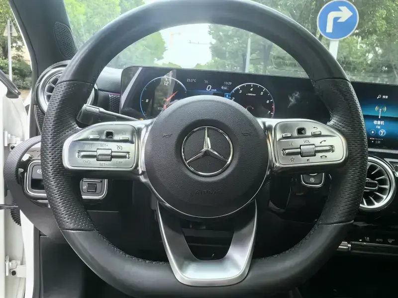 2022 Mercedes-Benz A-Класс с пробегом 35 000 км