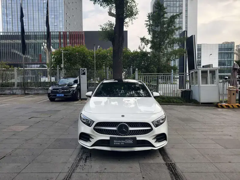 2022 Mercedes-Benz A-Класс с пробегом 35 500 км