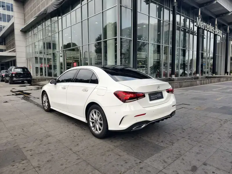 2022 Mercedes-Benz A-Класс с пробегом 35 500 км
