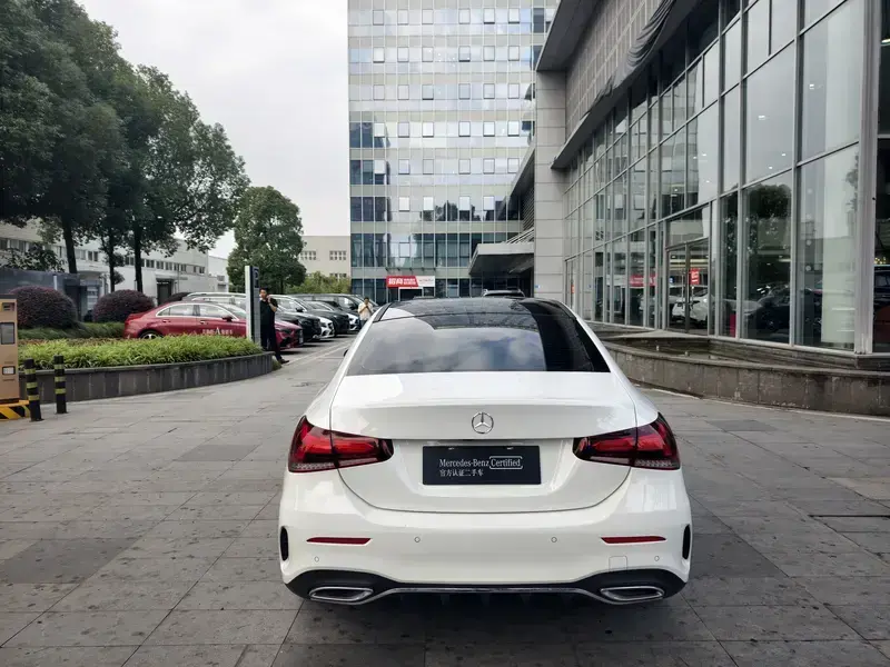2022 Mercedes-Benz A-Класс с пробегом 35 500 км
