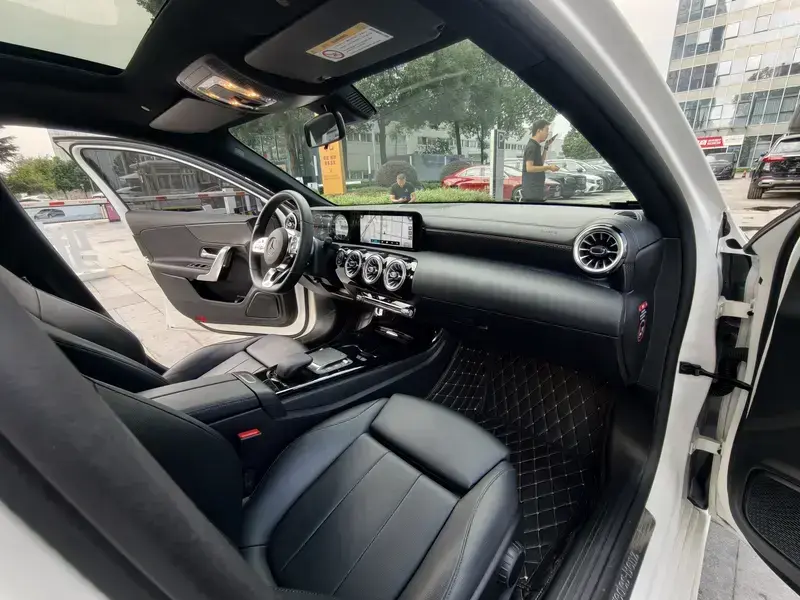 2022 Mercedes-Benz A-Класс с пробегом 35 500 км