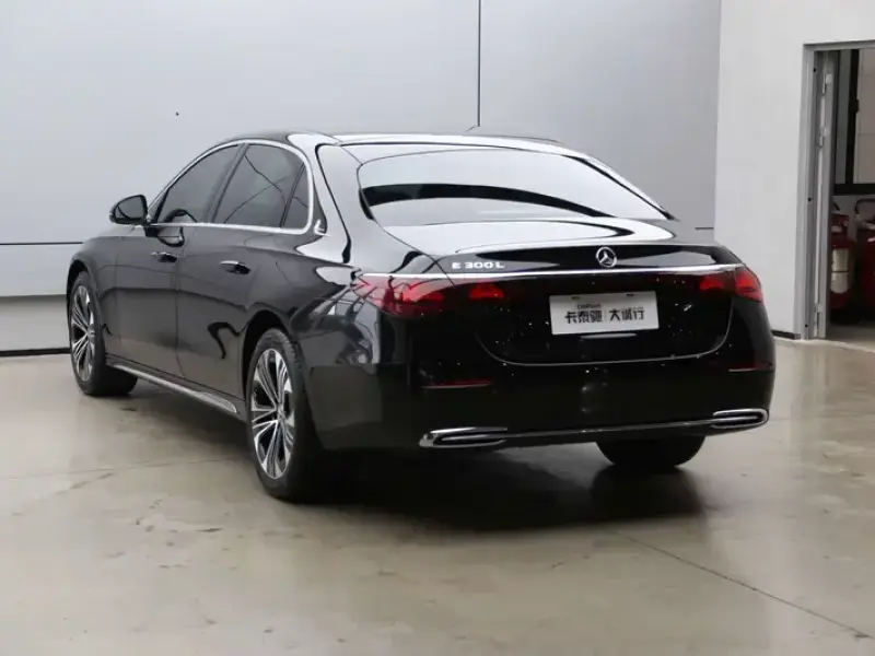 2025 Mercedes-Benz E-Класс с пробегом 9 000 км
