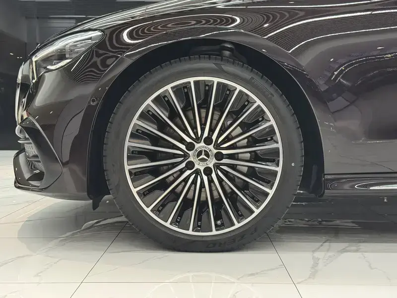 2024 Mercedes-Benz E-Класс с пробегом 6 000 км