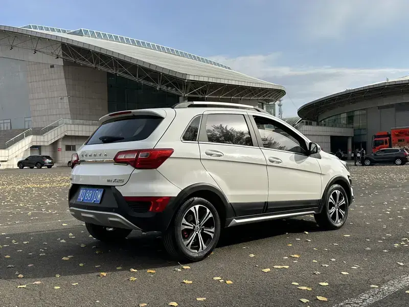 2015 BAIC Senova X25 с пробегом 50 000 км