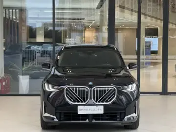 2025 BMW X3 M40i с пробегом 18 000 км