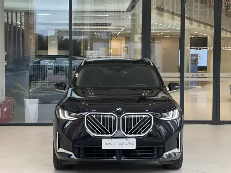 2025 BMW X3 M40i с пробегом 18 000 км