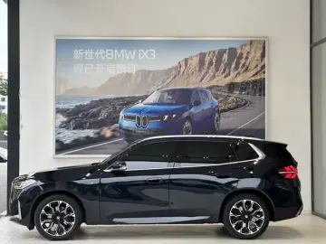 2025 BMW X3 M40i с пробегом 18 000 км