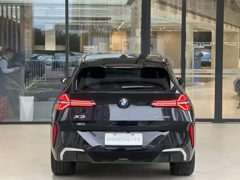 2025 BMW X3 M40i с пробегом 18 000 км