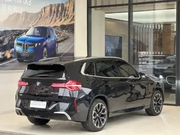 2025 BMW X3 M40i с пробегом 18 000 км