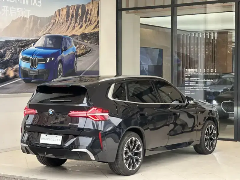 2025 BMW X3 M40i с пробегом 18 000 км