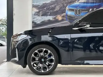 2025 BMW X3 M40i с пробегом 18 000 км