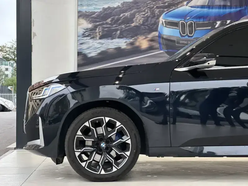 2025 BMW X3 M40i с пробегом 18 000 км