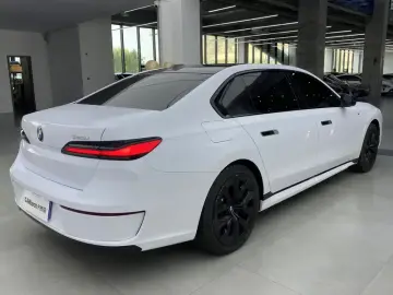 2023 BMW M760Le с пробегом 47 000 км