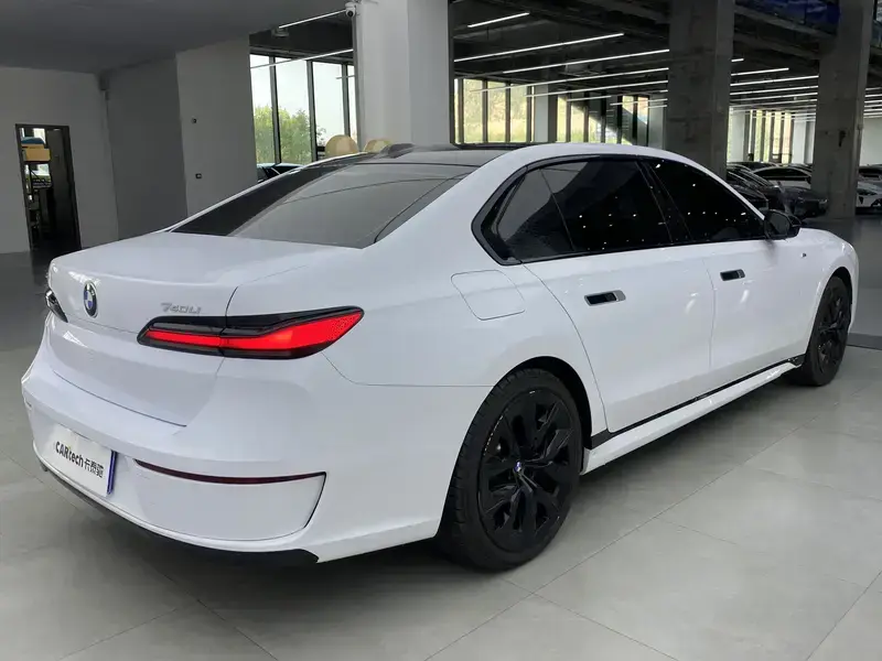 2023 BMW M760Le с пробегом 47 000 км