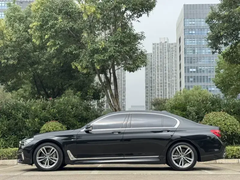 2018 BMW M760Le с пробегом 54 000 км