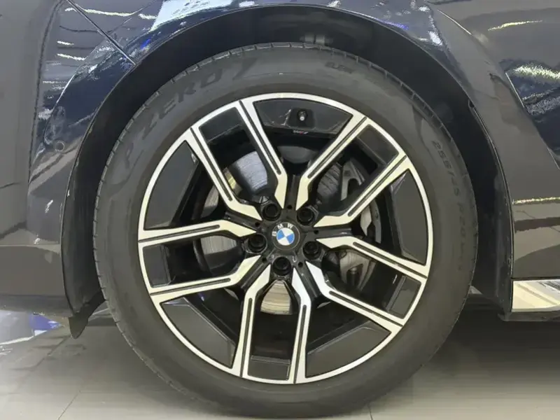 2023 BMW M760Le с пробегом 50 000 км