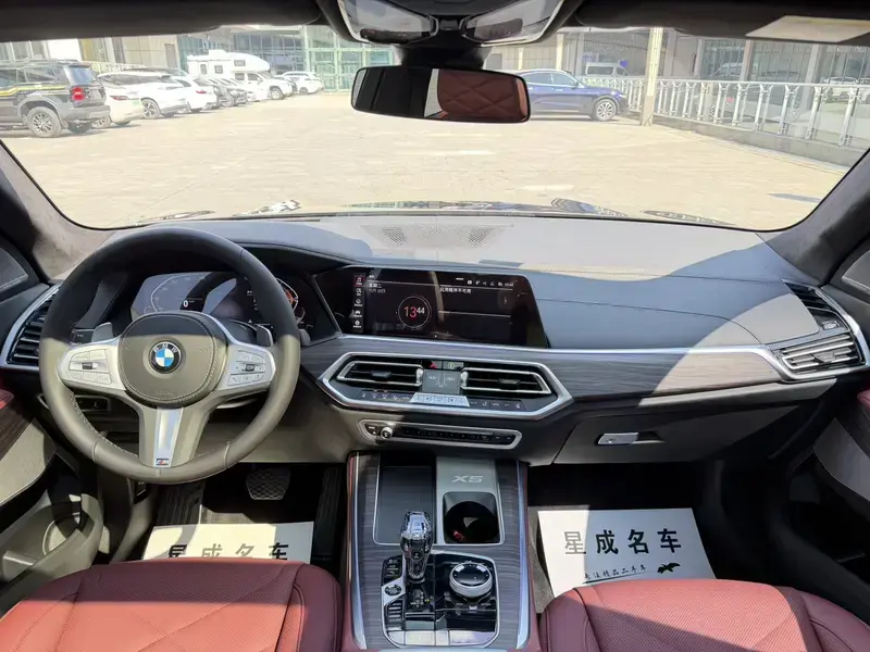 2022 BMW X5 New Energy(Imported) с пробегом 40 000 км