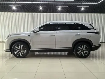 2025 BYD Hai Shi 07 DM-i с пробегом 31 000 км