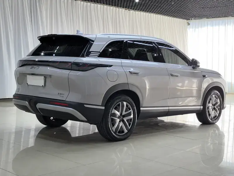 2025 BYD Hai Shi 07 DM-i с пробегом 31 000 км