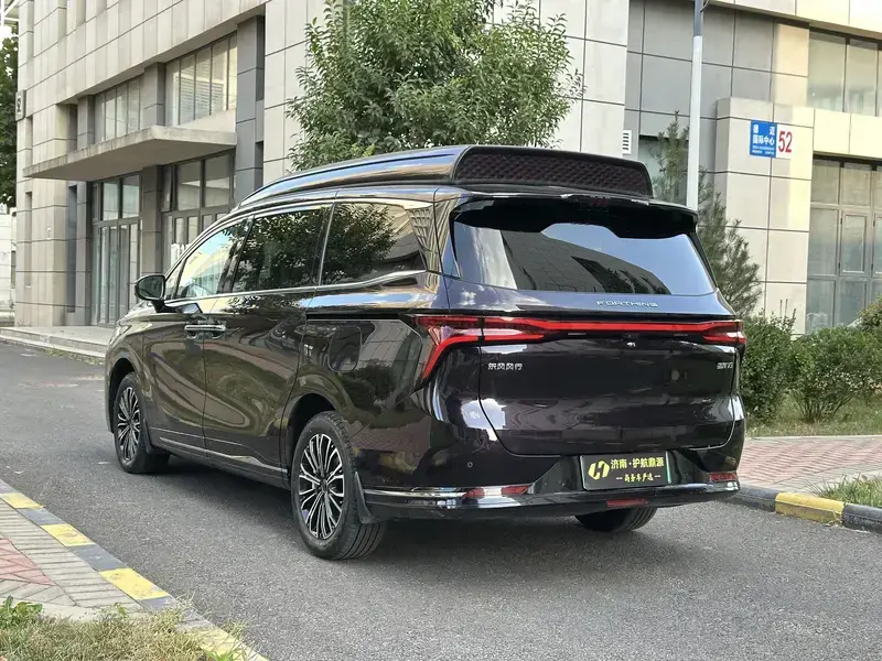 2026 Forthing Starlight V9 с пробегом 13 000 км