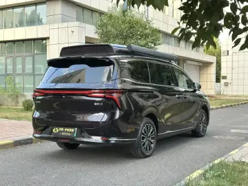 2026 Forthing Starlight V9 с пробегом 13 000 км