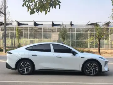 2026 Changan DeepBlue L06 с пробегом 4 400 км