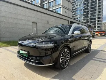 2024 Aito AITO M9 с пробегом 45 000 км