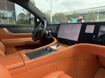 2024 Aito AITO M9 с пробегом 45 000 км