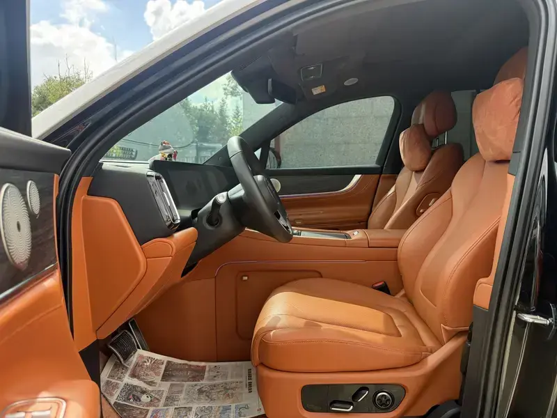 2024 Aito AITO M9 с пробегом 45 000 км