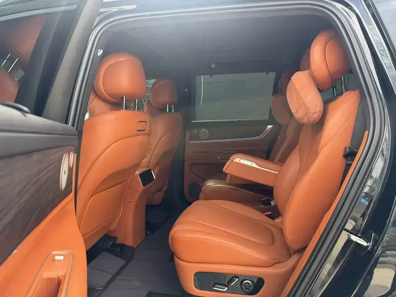 2024 Aito AITO M9 с пробегом 45 000 км