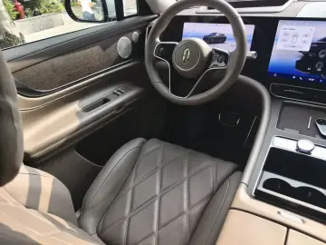 2025 Aito AITO M9 с пробегом 12 400 км