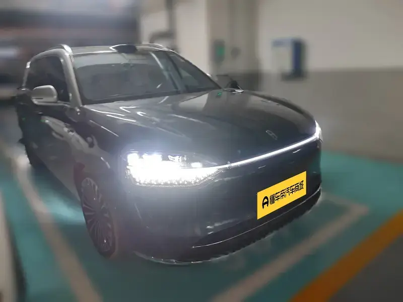 2024 Aito AITO M9 с пробегом 39 400 км