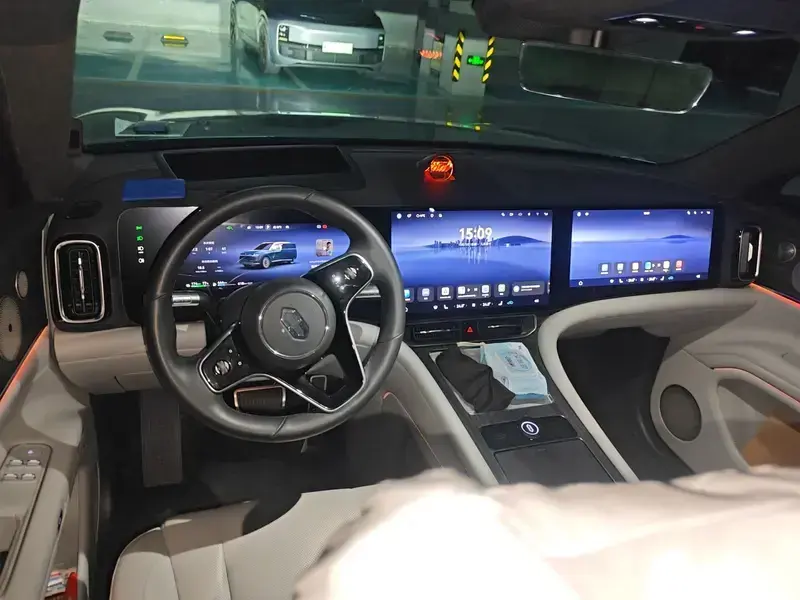 2024 Aito AITO M9 с пробегом 39 400 км
