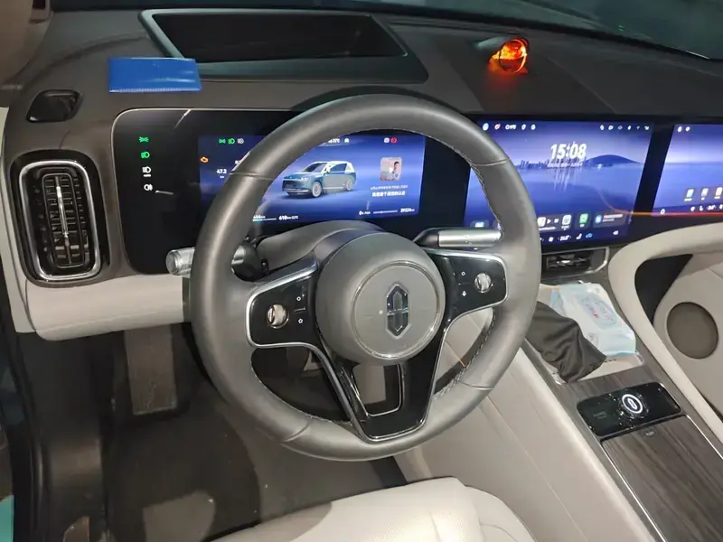 2024 Aito AITO M9 с пробегом 39 400 км