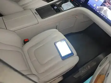 2024 Aito AITO M9 с пробегом 39 400 км