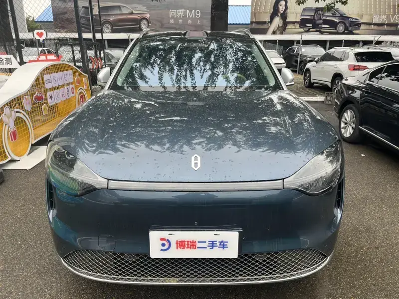 2024 Aito AITO M9 с пробегом 39 000 км