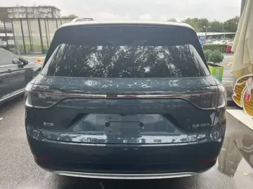 2024 Aito AITO M9 с пробегом 39 000 км