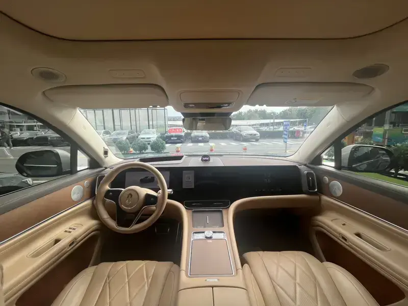 2024 Aito AITO M9 с пробегом 39 000 км