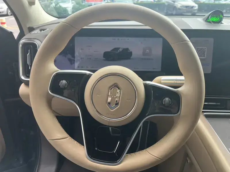 2024 Aito AITO M9 с пробегом 39 000 км