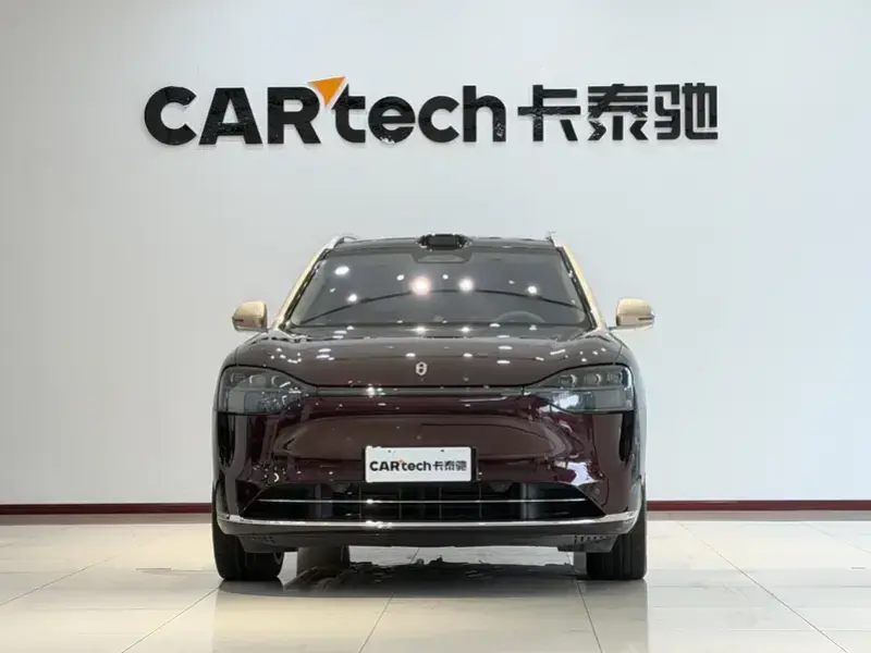 2025 Aito AITO M9 с пробегом 22 500 км