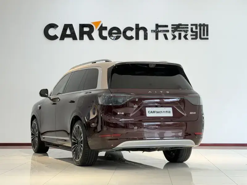 2025 Aito AITO M9 с пробегом 22 500 км